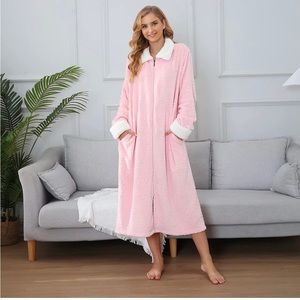 Warm and cozy pink and white robe. Awesome for winter weather. Large